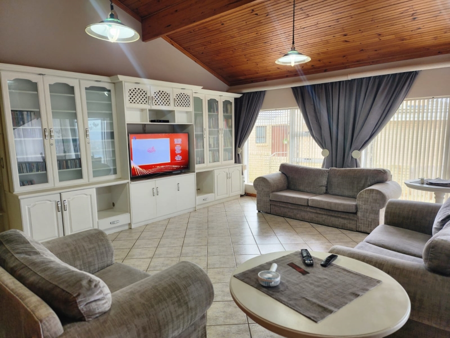 3 Bedroom Property for Sale in Menkenkop Western Cape